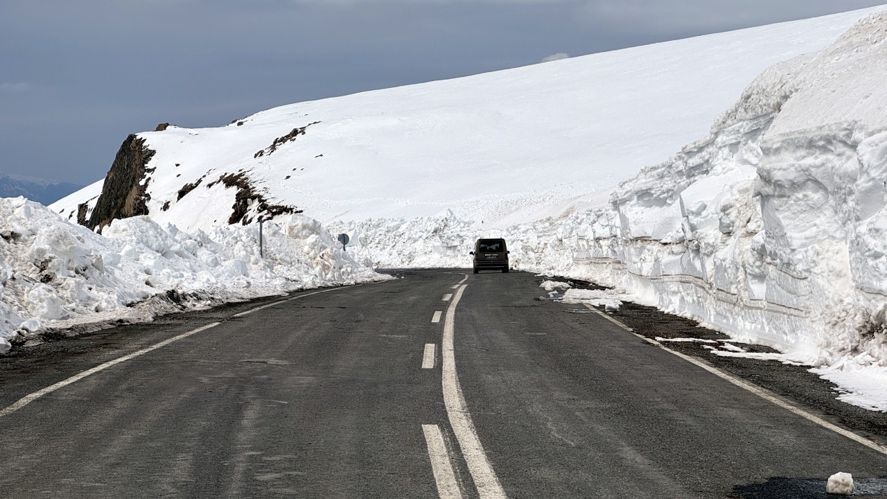 Kardan kapanan Ardahan-Ardanuç kara yolu açılıyor