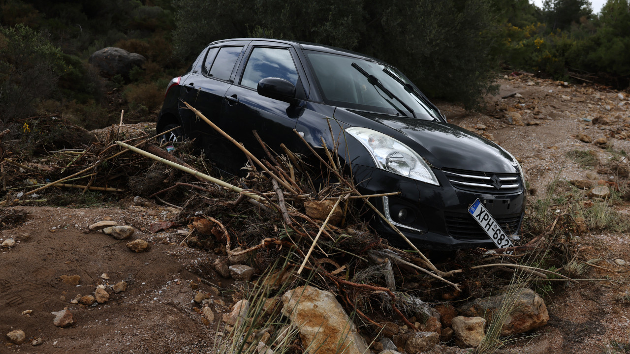 Yunanistan'da sel can aldı