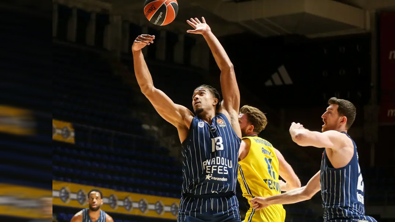 Anadolu Efes, EuroLeague’de Maccabi’ye mağlup oldu