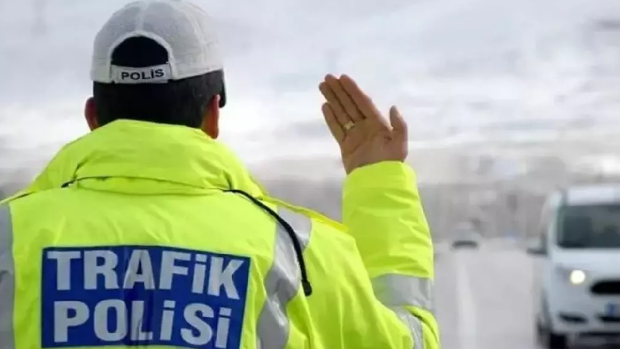 Direksiyon hakimiyetini kaybeden sürücü yaralandı