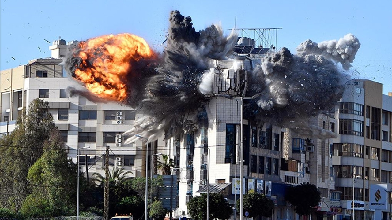 İsrail ordusunun Lübnan'a düzenlediği son saldırılarda 5 kişi öldü