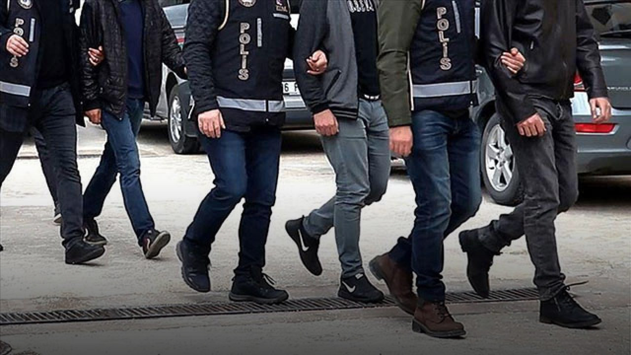 İzmir'de nitelikli dolandırıcılık operasyonu: 32 gözaltı