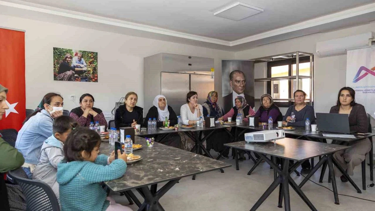 Mersin’de üreticilere gıda okuryazarlığı eğitimi verildi