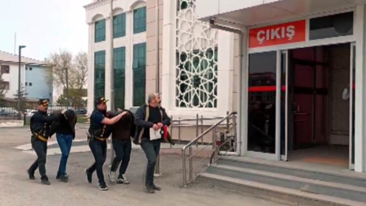 'Polisiz' dediler 2 milyon lira dolandırdılar