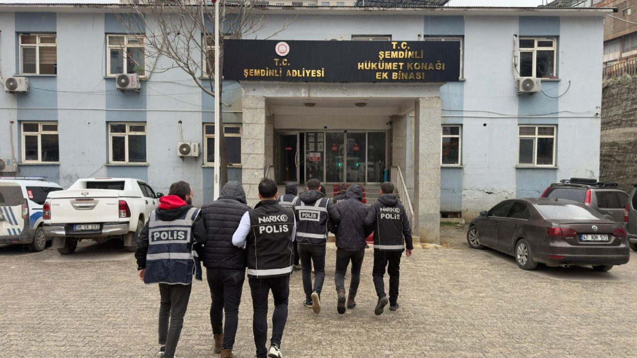 Hakkari'de firari hükümlü ve 11 şüpheli gözaltına alındı