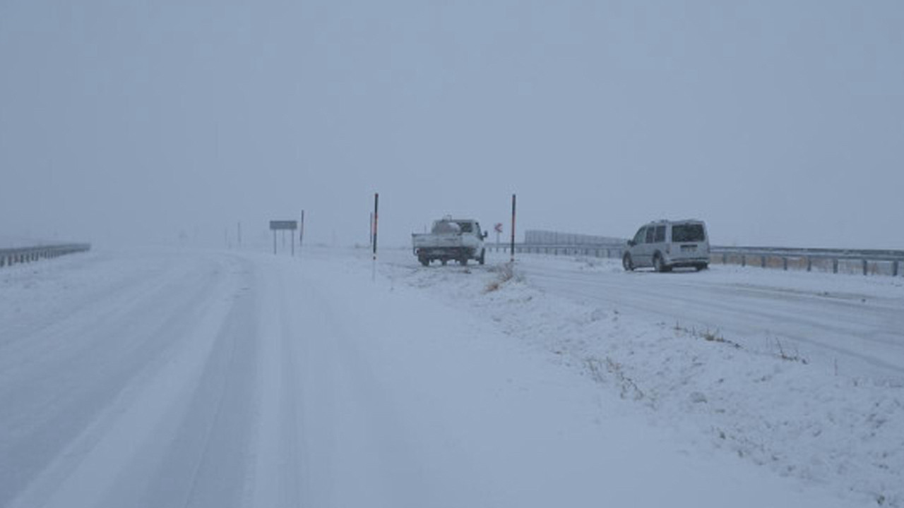 Iğdır'da yollardaki kar engeli sona erdi