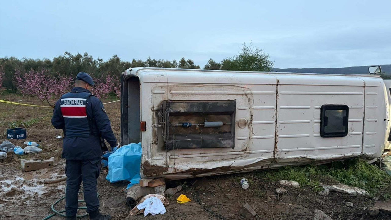 İznik'te işçileri taşıyan minibüs takla attı: 1 ölü 12 yaralı