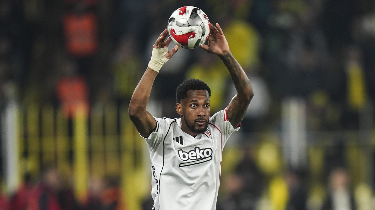 Beşiktaş'ta Murillo kafa travması şüphesiyle hastaneye götürüldü