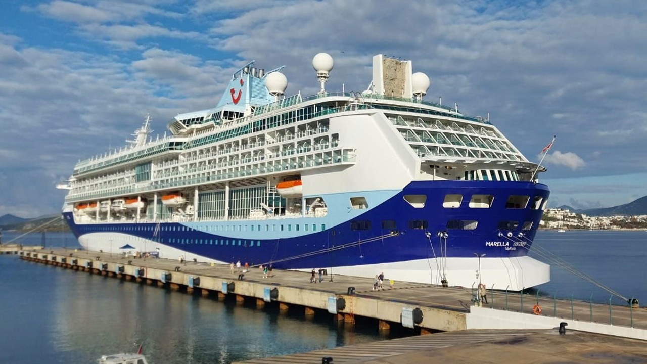 Bodrum'a "Marella Discovery" dev kruvaziyeriyle bin 917 turist geldi