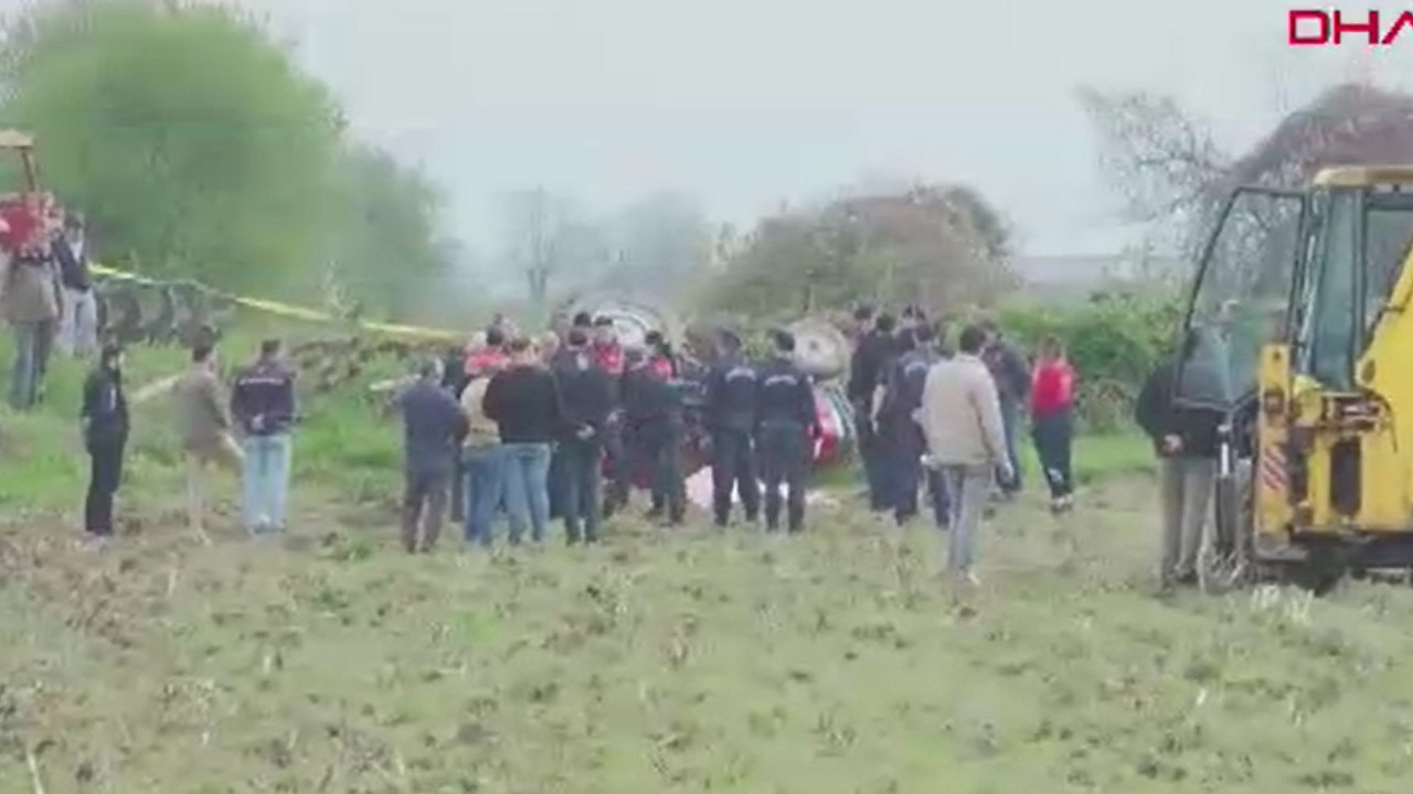 Devrilen traktörün sürücüsü yaşamını yitirdi