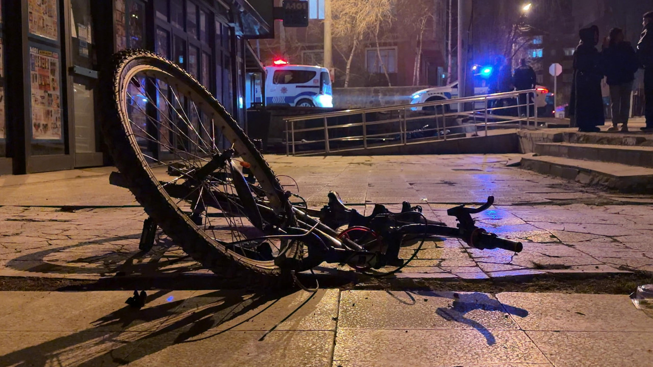 Ekmek almaya giderken otomobilin çarptığı çocuk ağır yaralandı