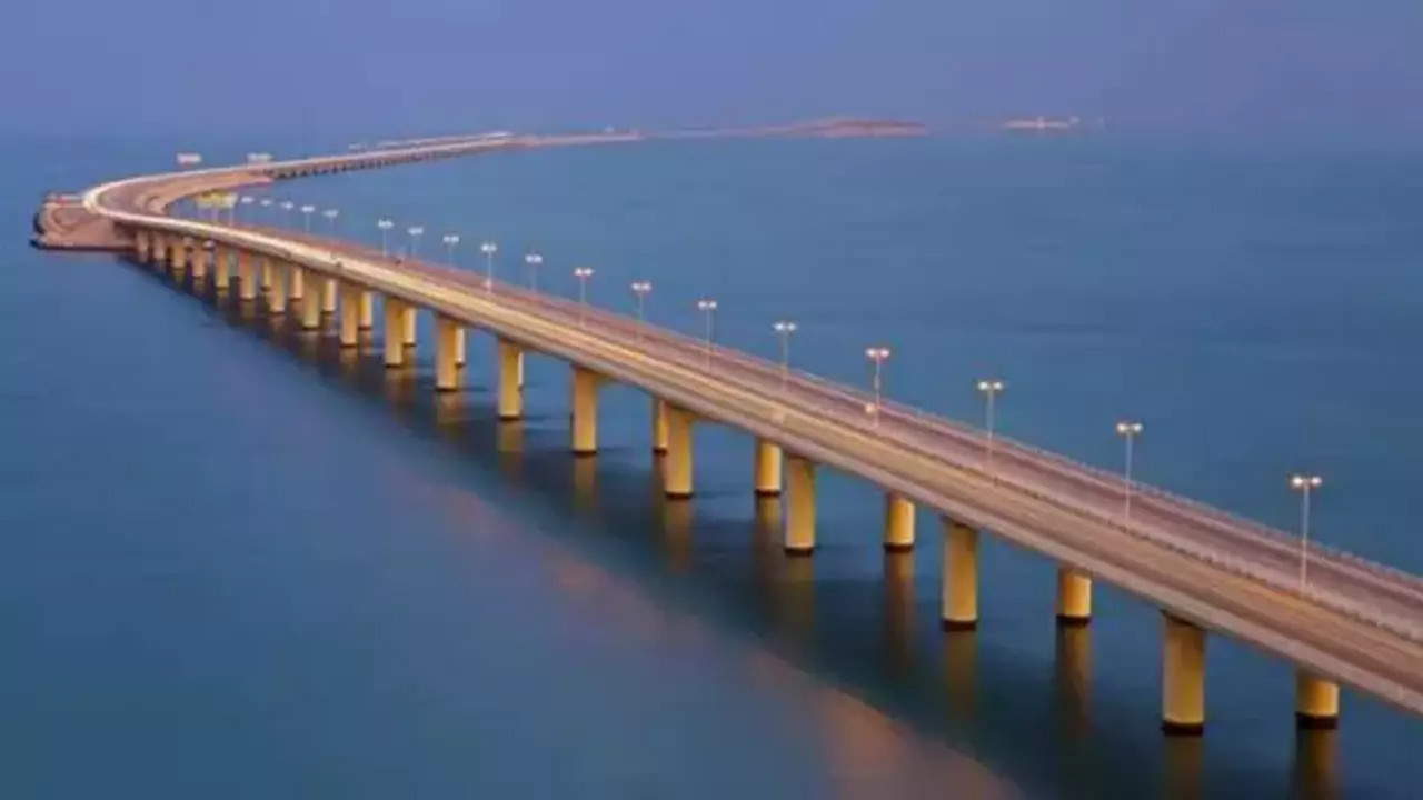 İki ülkeyi birbirine bağlayan köprü trafiğe kapandı