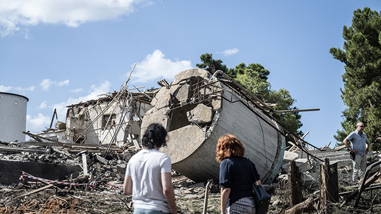 İran füzelerinin parçaları Tel Aviv ve çevresine düştü