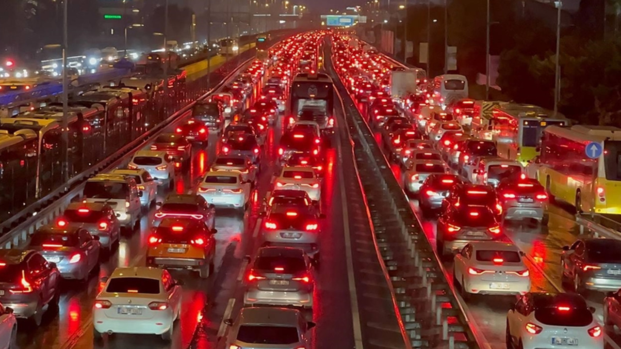 İstanbul'da trafik yoğunluğu yüzde 85'e ulaştı