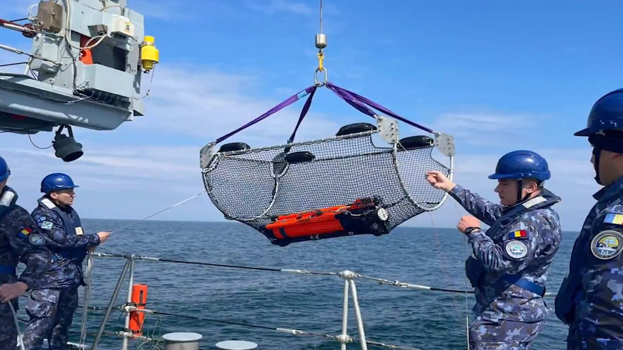 Karadeniz’de çelik kalkan: Türkiye komuta etti