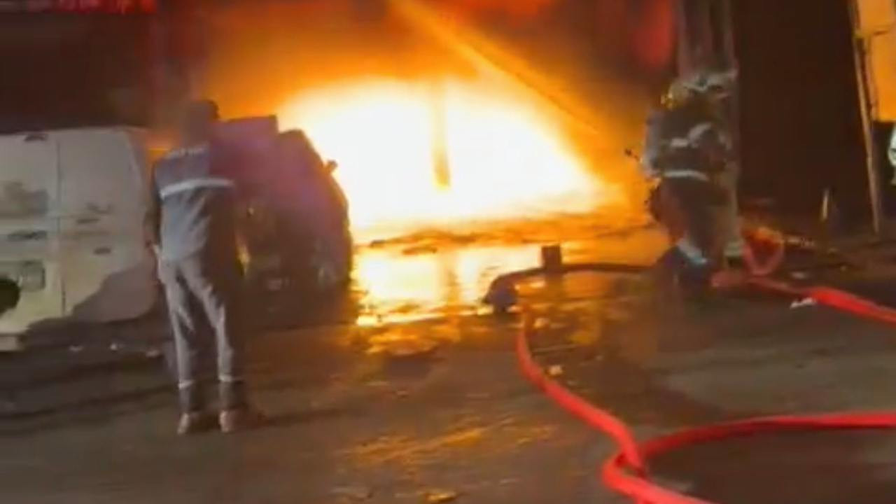 Oto tamir dükkanında yangın: Ekipler müdahale etti