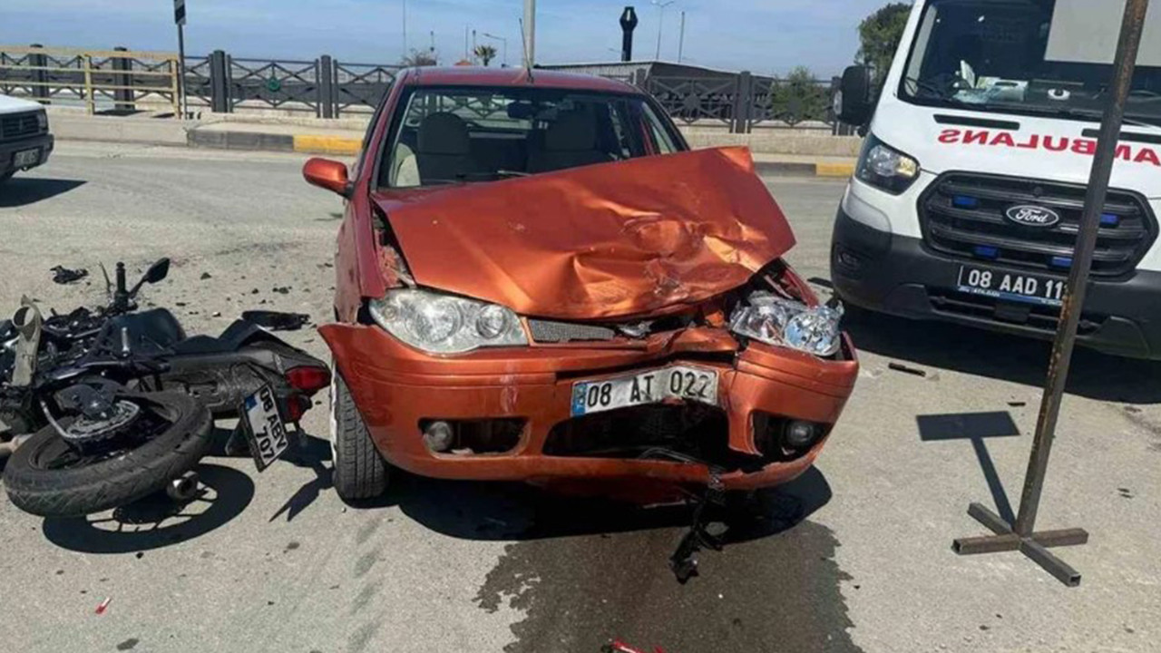Otomobil ile motosiklet çarpıştı: 1 ölü