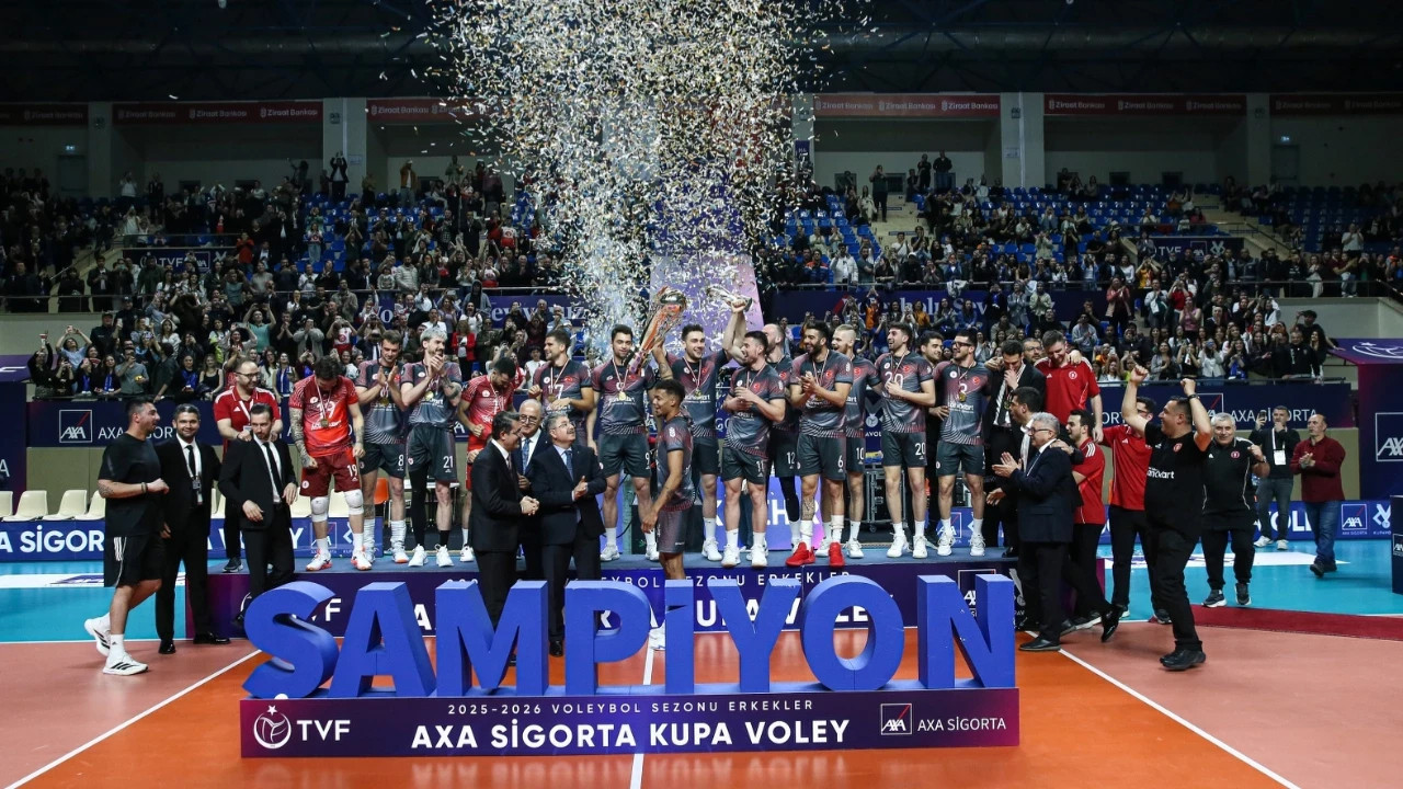 Ziraat Bankkart, Kupa Voley’de 3-0’lık galibiyetle şampiyon oldu