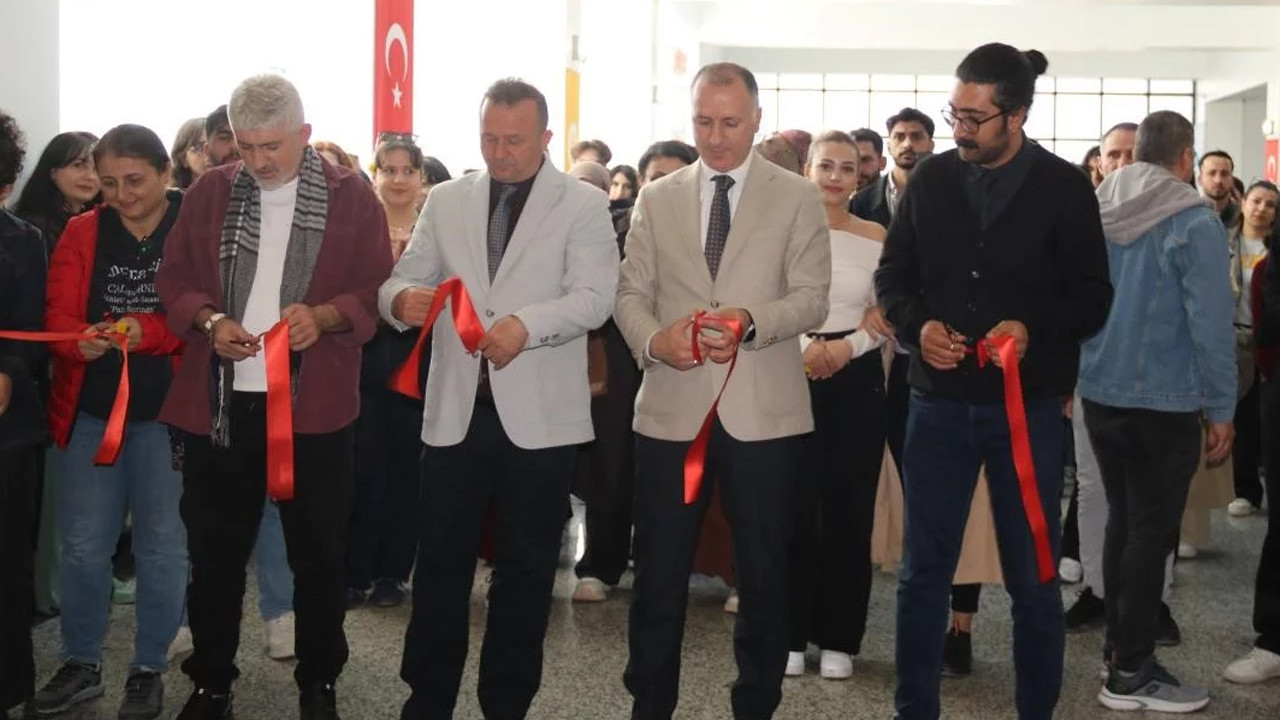 Akademisyenlerin eserleri sanatseverlerle buluştu