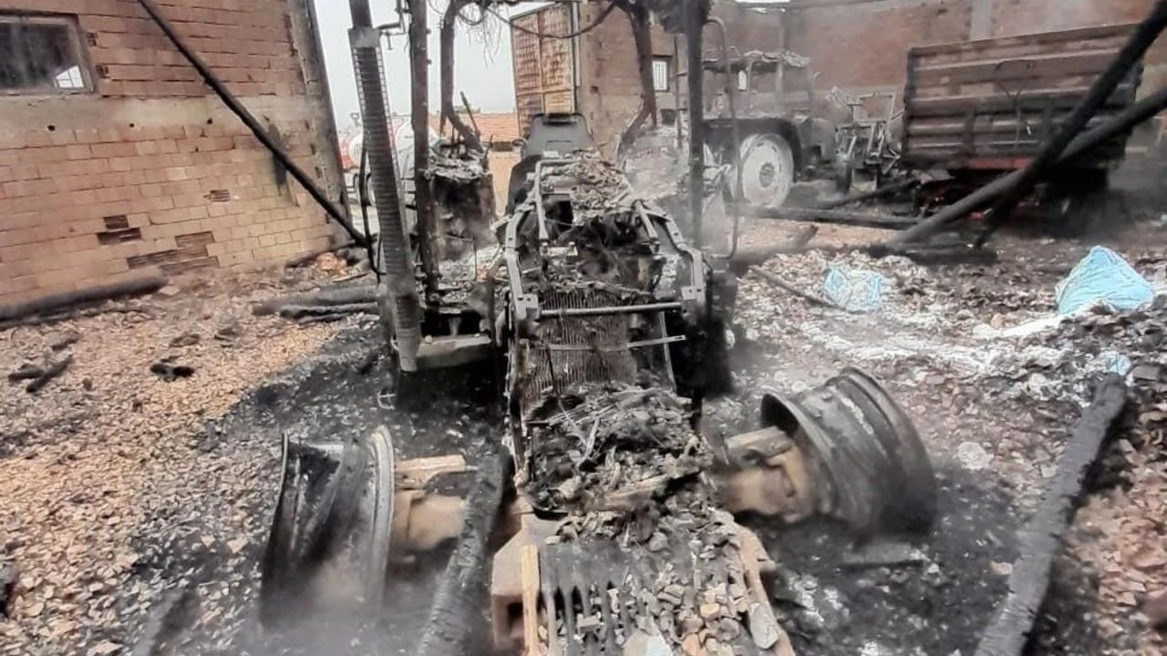 Amasya’daki depo yangınında ağır hasar