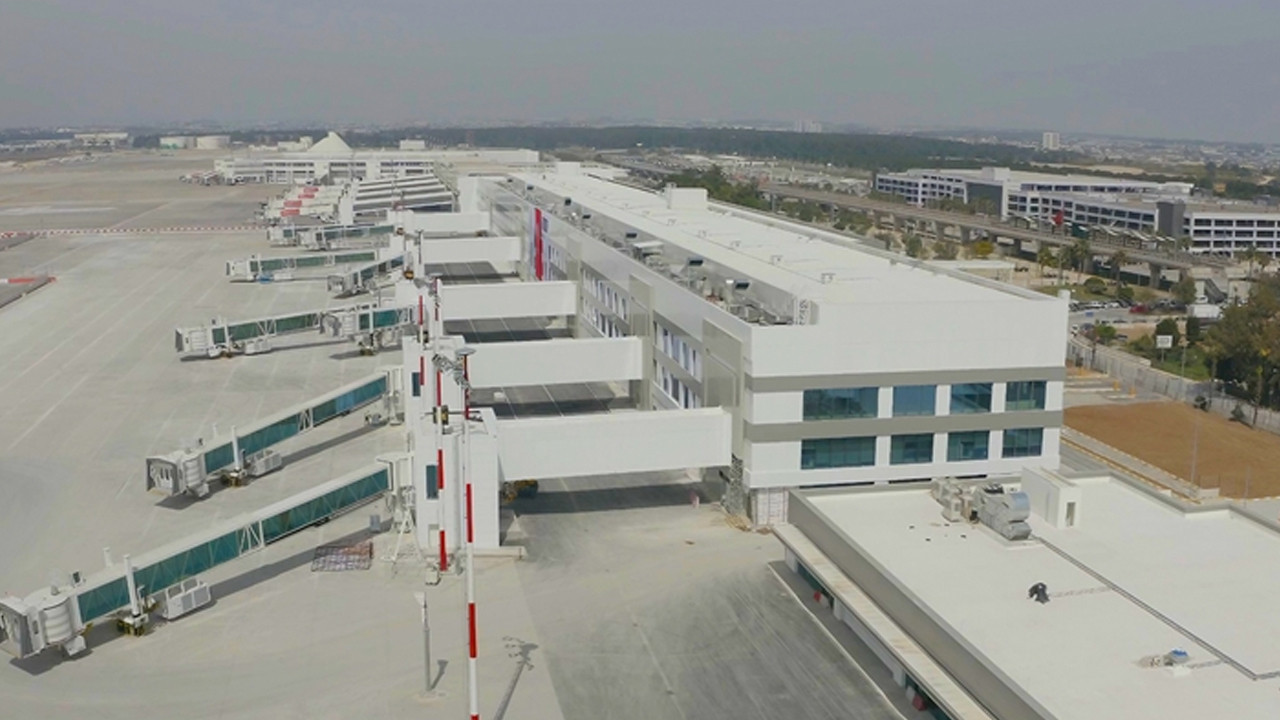 Antalya'da yılın ilk çeyreğinde akın akın yolcu geldi