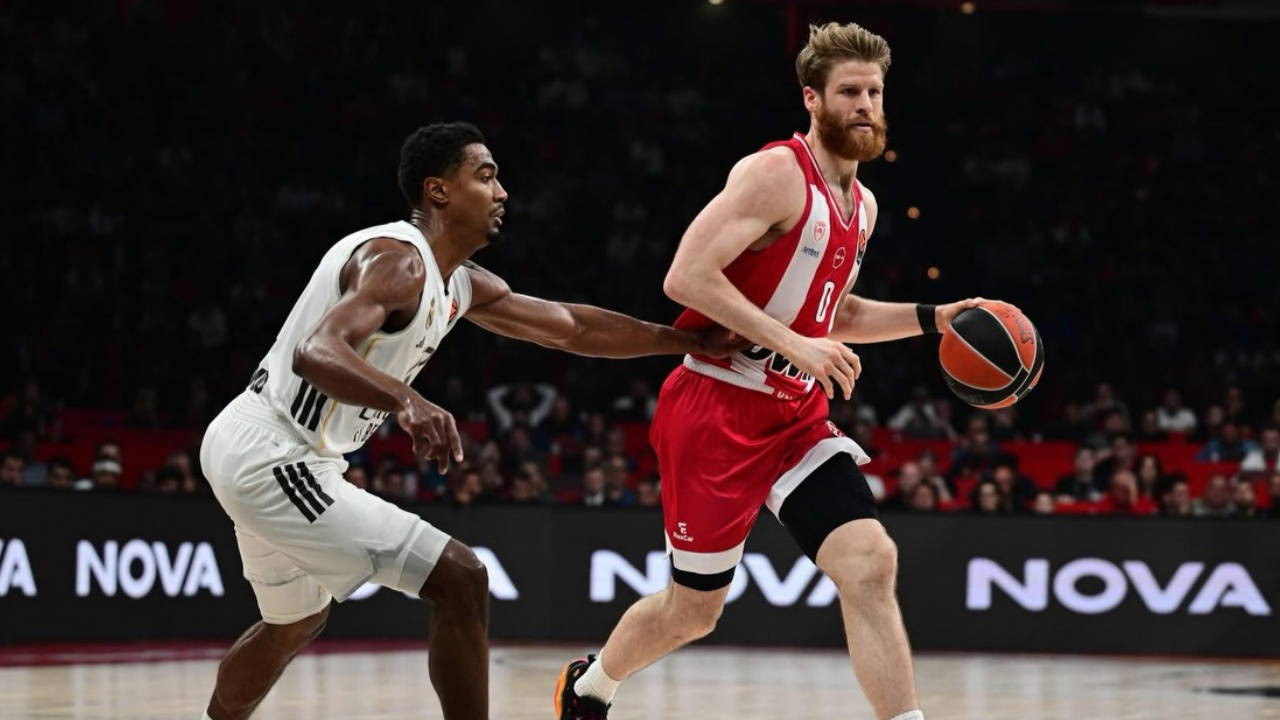 EuroLeague'de play-off'u garantileyen ilk takım belli oldu