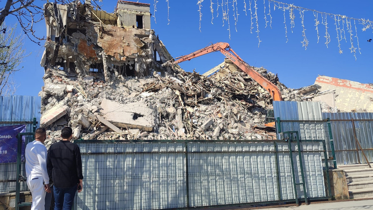 Talimatlara uymayan yıkım firması cezalandırıldı