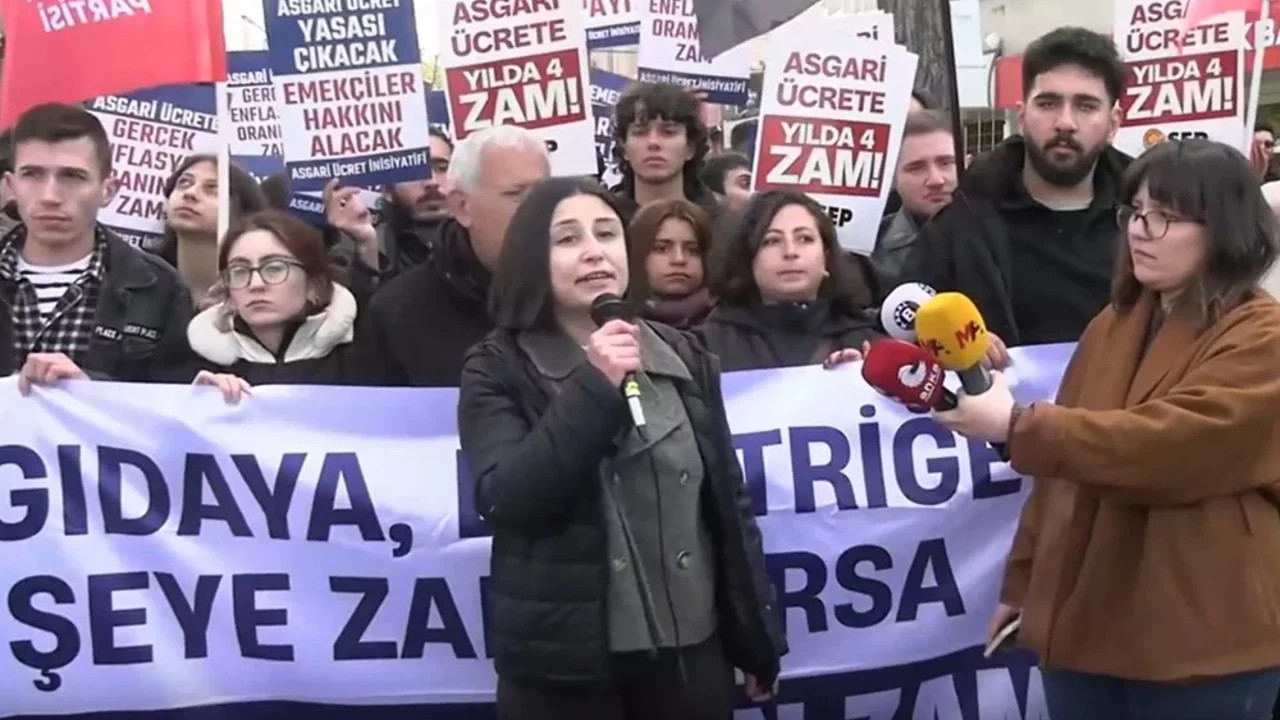 Asgari Ücret İnisiyatifi’nden TBMM önünde eylem: Her şeye zam varsa asgari ücrete de zam
