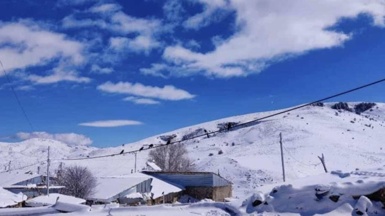 Aşkale’de nisan ayında kar sürprizi