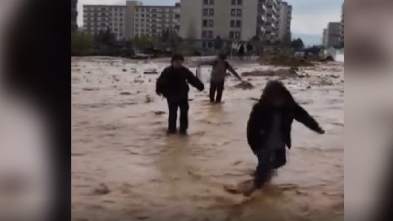 Dereler coştu, sokaklar nehire döndü: Cizre yağmura teslim oldu