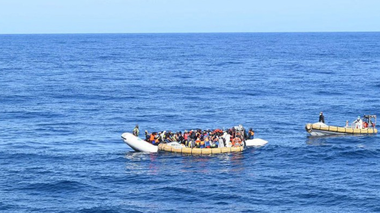 Manş Denizi’ni geçmeye çalışan kaçak göçmenler hay…