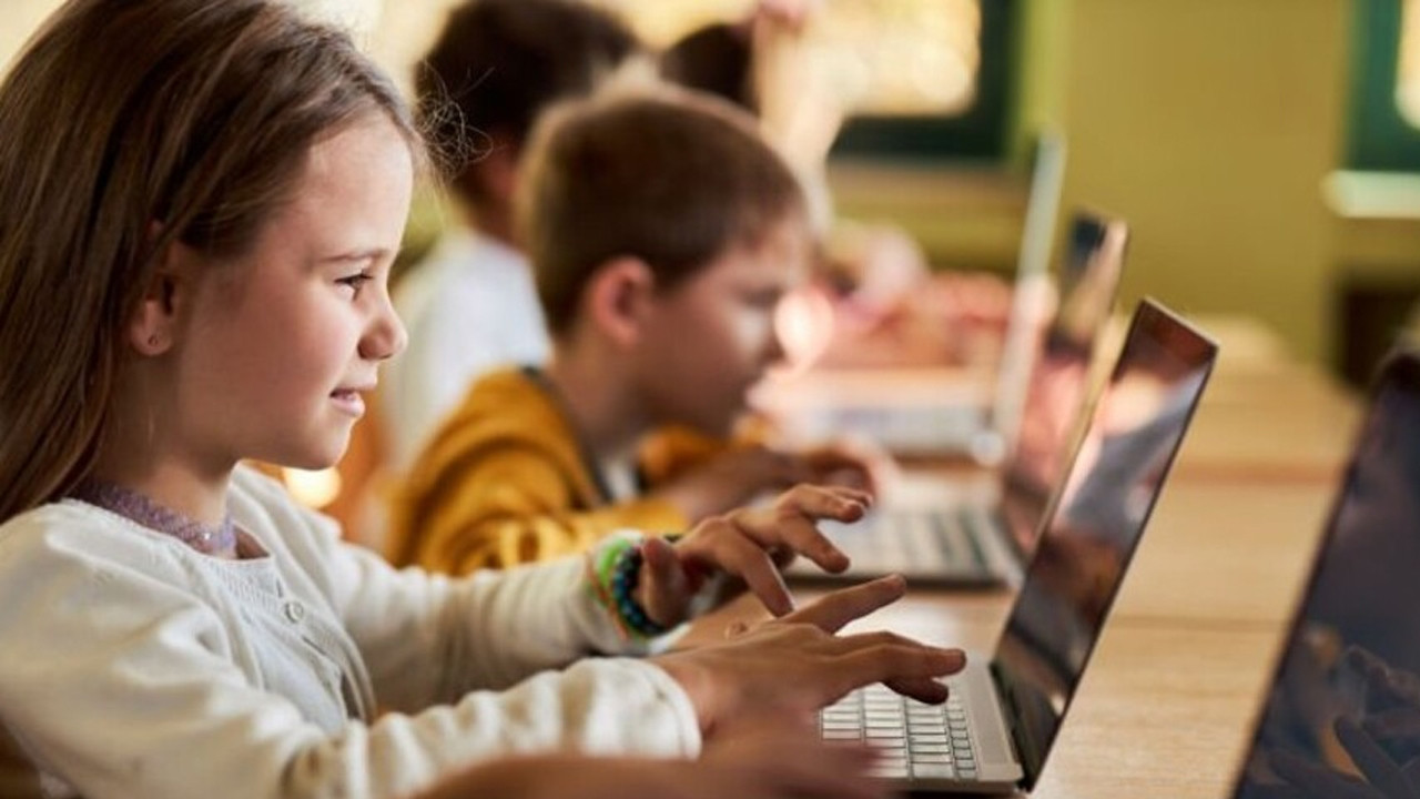 Uzmanlardan sosyal medyayı filtreleyen algoritma çağrısı