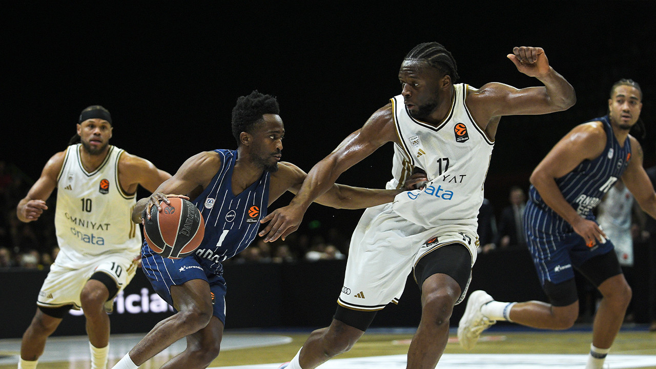 Anadolu Efes Dubai'yi dağıttı: Çift maç haftasında 2'de 2