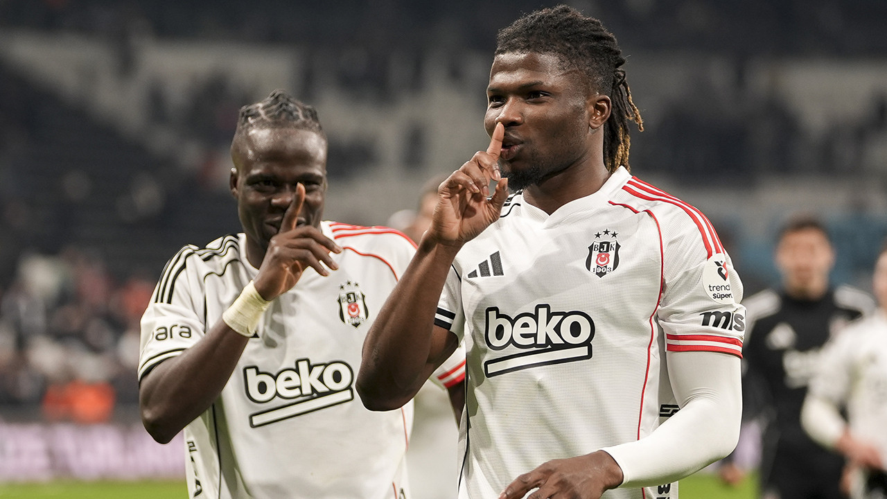 Beşiktaş'ta El Bilal Toure formasına kavuştu