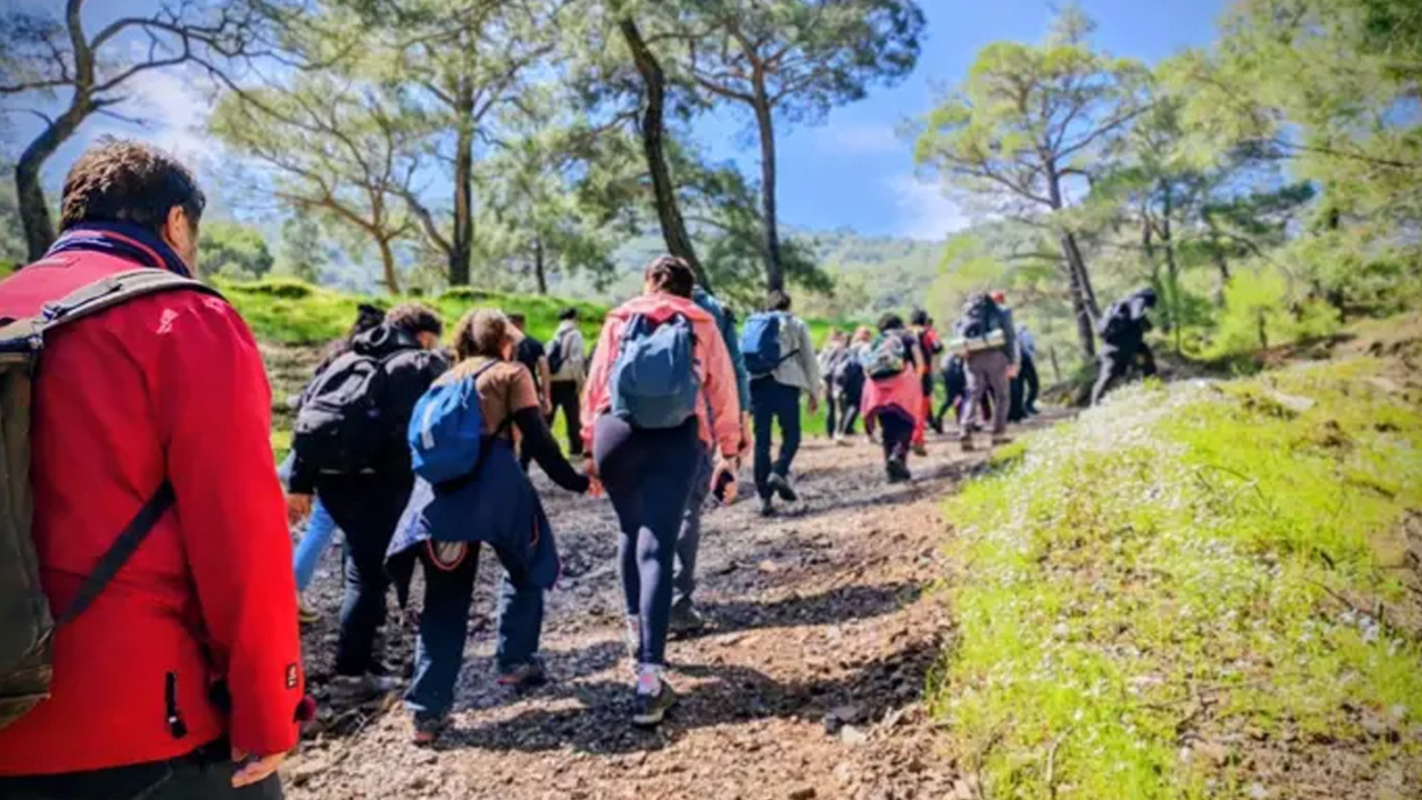 Efes Mimas Yolu’nda 11 kilometrelik yürüyüşü