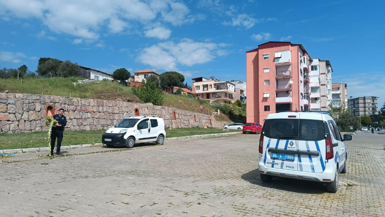 İzmir'de kadın cinayeti: Önce vurdu sonra intihara kalkıştı