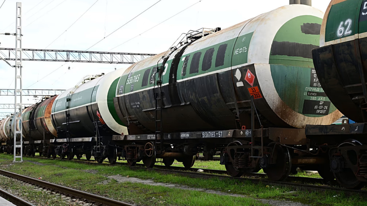 Azerbaycan’dan Ermenistan’a 887 tonluk petrol sevkiyatı