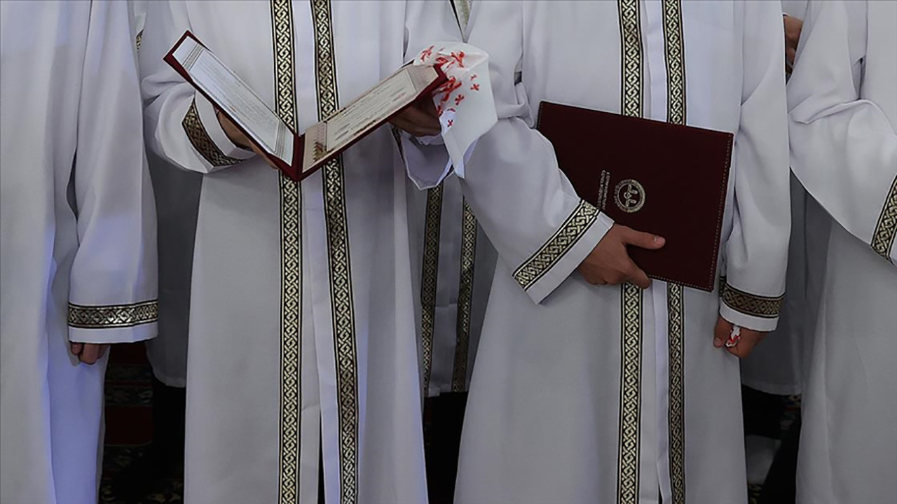 Bağcılar'da hafızlığını tamamlayan 67 öğrenci icazet aldı