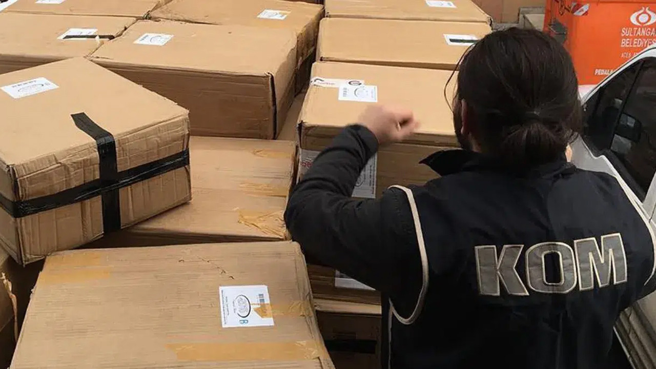 Denizli'de nefes kesen operasyon: Tırın dorsesinde servet çıktı