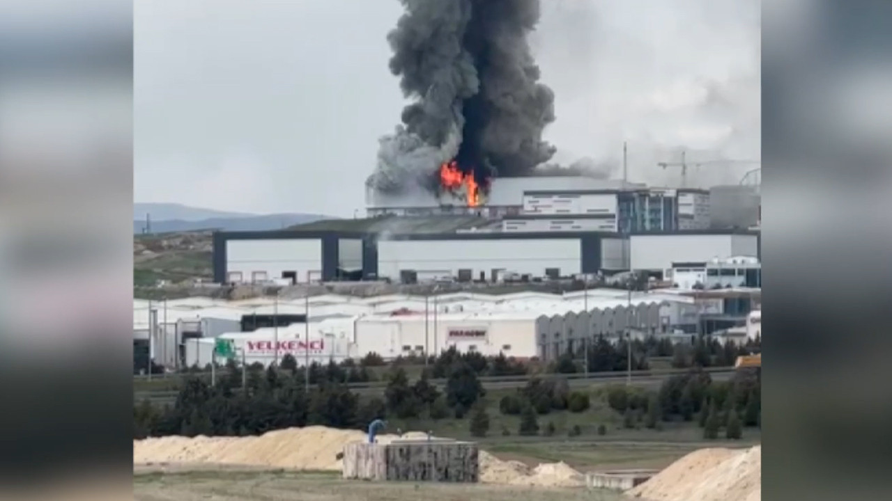 Dumanlar gökyüzünü kapladı: Ankara’da yangın