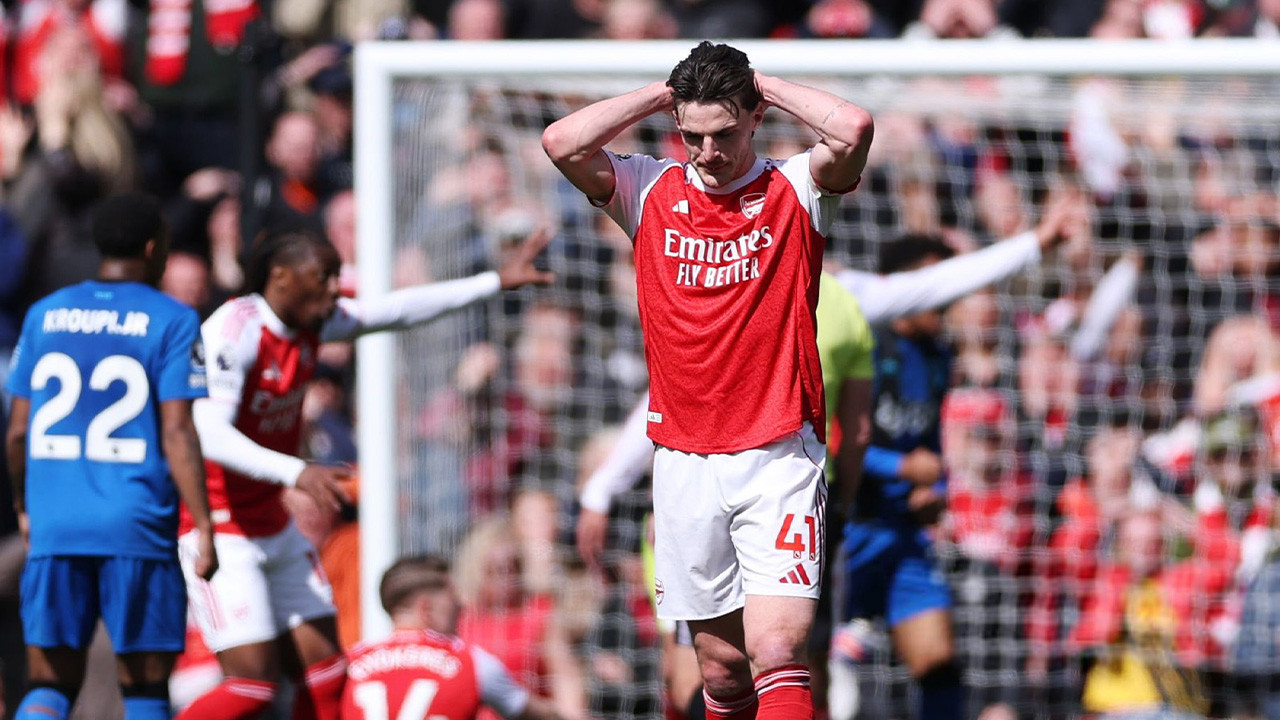 Enes Ünal'lı Bournemouth şampiyonluğa koşan Arsenal'e çelmeyi taktı