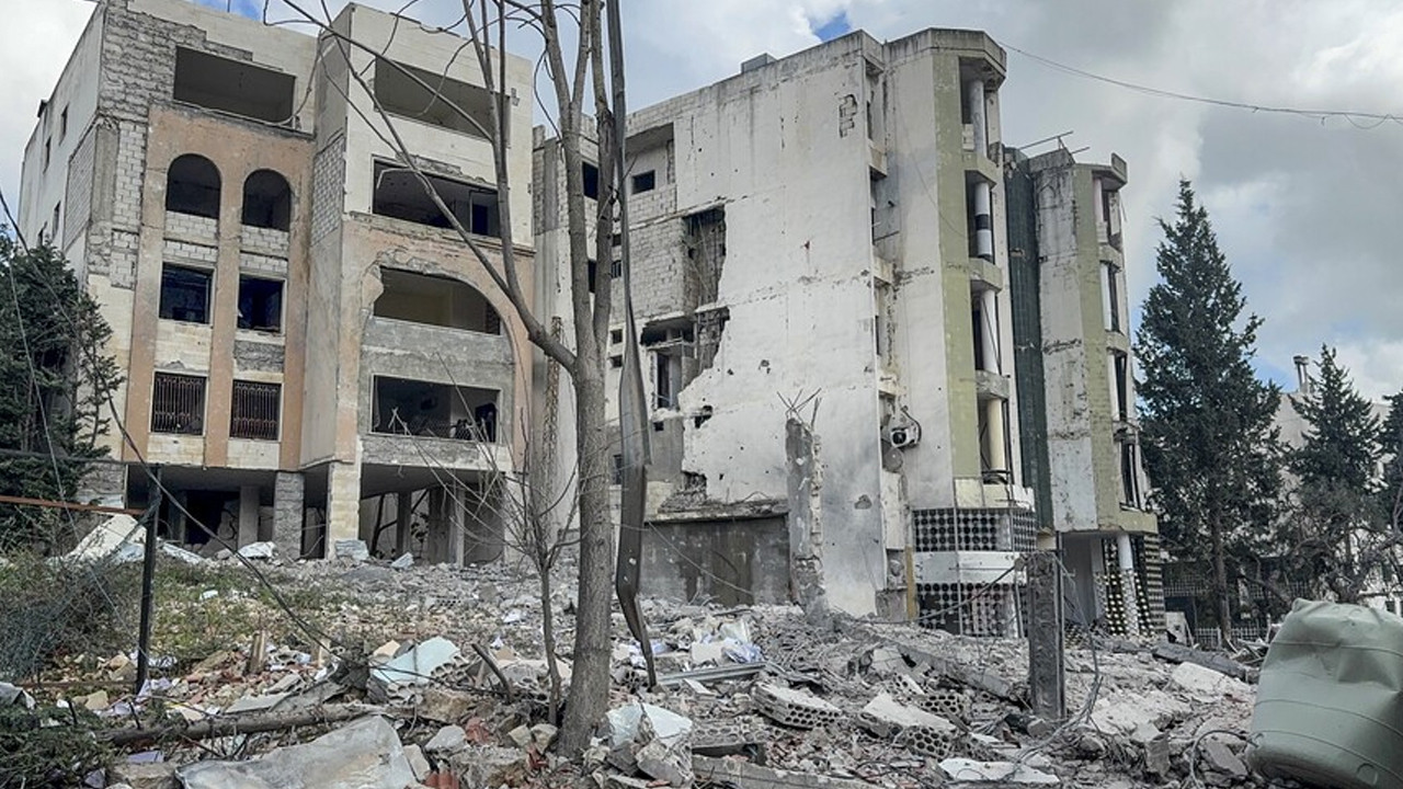 İsrail'in gece boyu Lübnan'a düzenlediği saldırılarda 3 kişi hayatını kaybetti