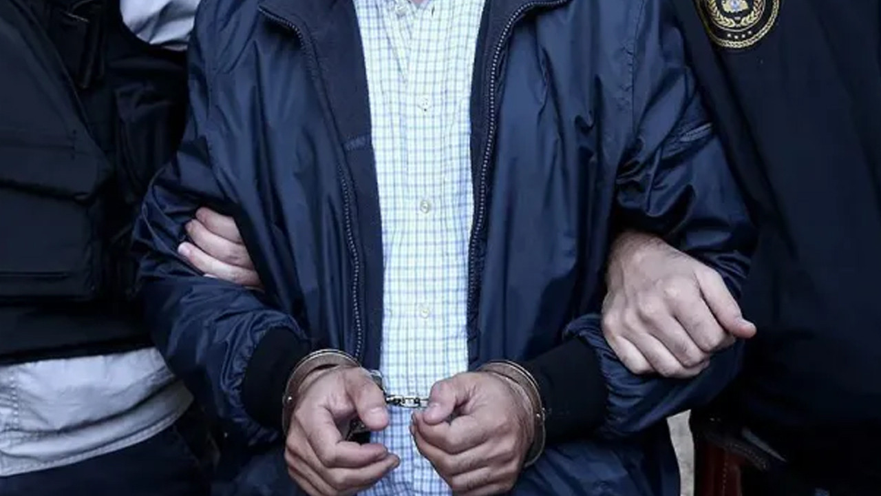 İzmir'de polis memurlarına mukavemet gösteren 4 zanlı tutuklandı