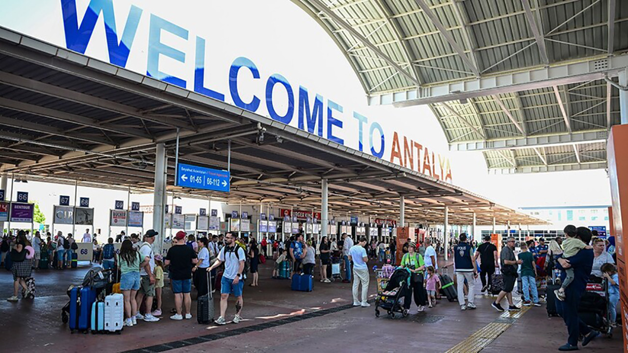 Antalya Havalimanı’nda yolcu sayısı yüzde 5 arttı: 3 milyon 138 bin yolcu