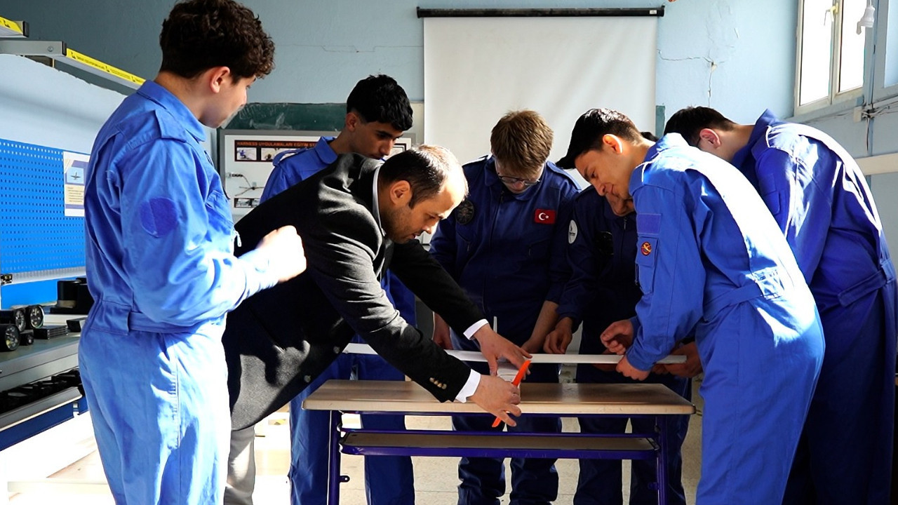 Geleceğin uçak teknisyenleri Isparta'da yetişiyor