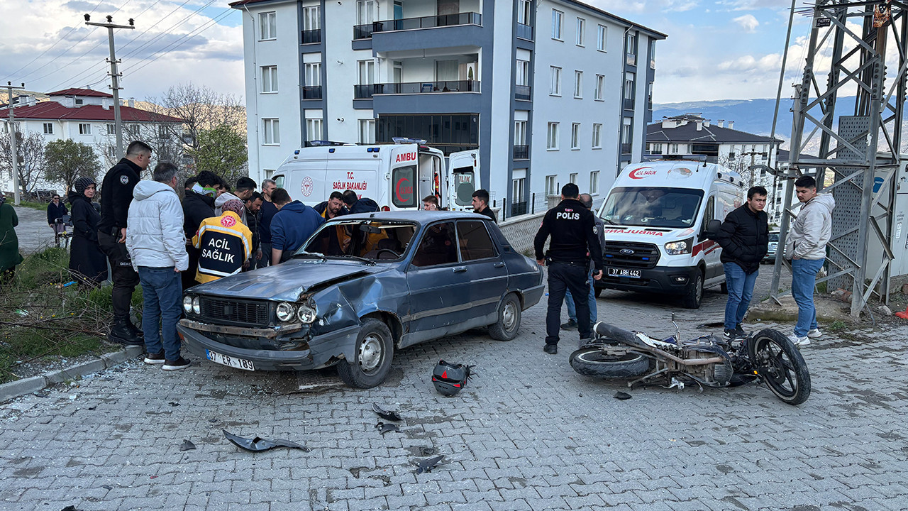 Kastamonu’da otomobil ile motosiklet çarpıştı: 3 kişi yaralandı