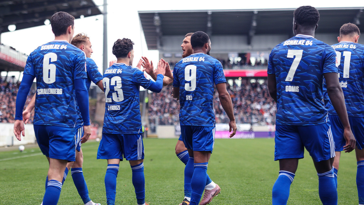 Kenan ile Dzeko'nun yokluğunda 10 kişi Schalke yine kazandı