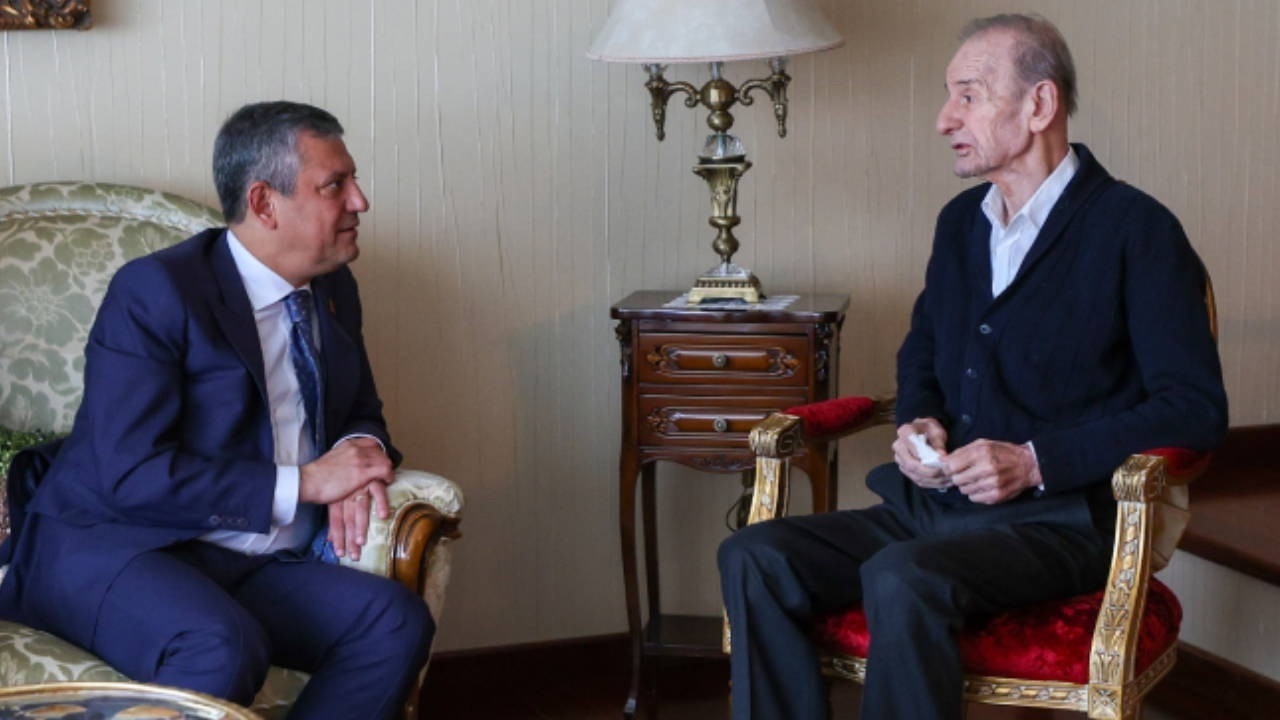 Özgür Özel'den Mehmet Cevdet Selvi’ye geçmiş olsun ziyareti