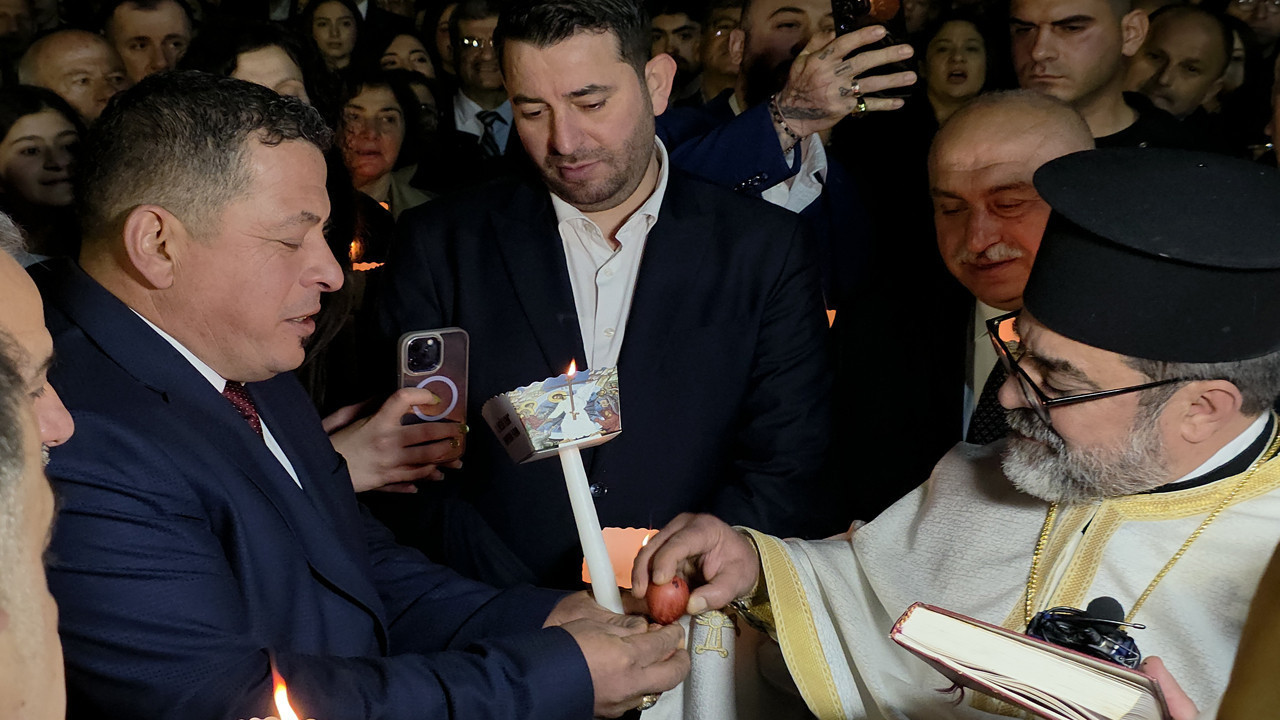 Renkli yumurtalar bu kez barış için tokuşturuldu: Azize Tekla Kilisesi’nde tarihi anlar