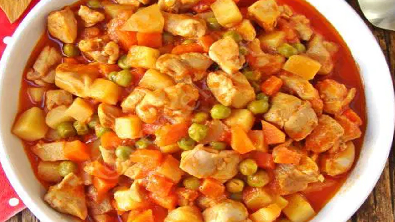 Tavuklu tas kebabı tarifiyle tanışın: Hem ekonomim hem pratik